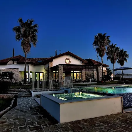 Margarita Villa *